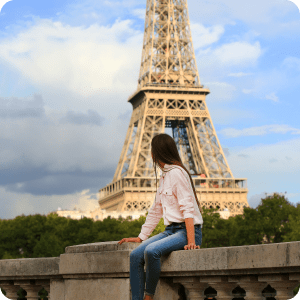 visuel_omnes_education_international_tour_eiffel_frais_de_sco_version_pc
