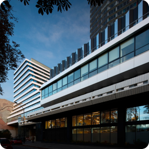 visuel_campus_omnes_education_batiment_cover_version_desktop