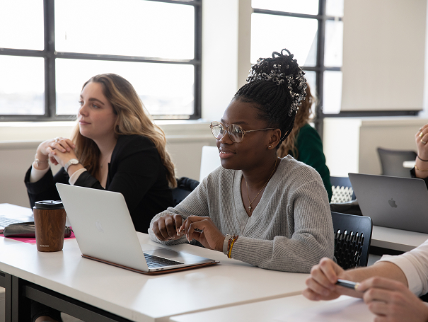 inseec_bachelor_hero_inter